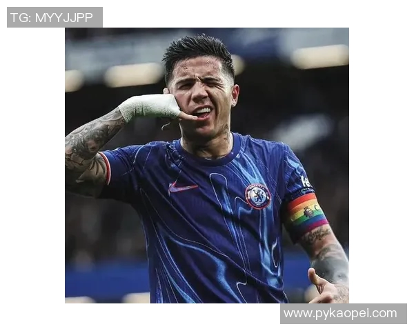 切尔西更衣室风波升级斯特林与恩佐训练场爆发激烈冲突